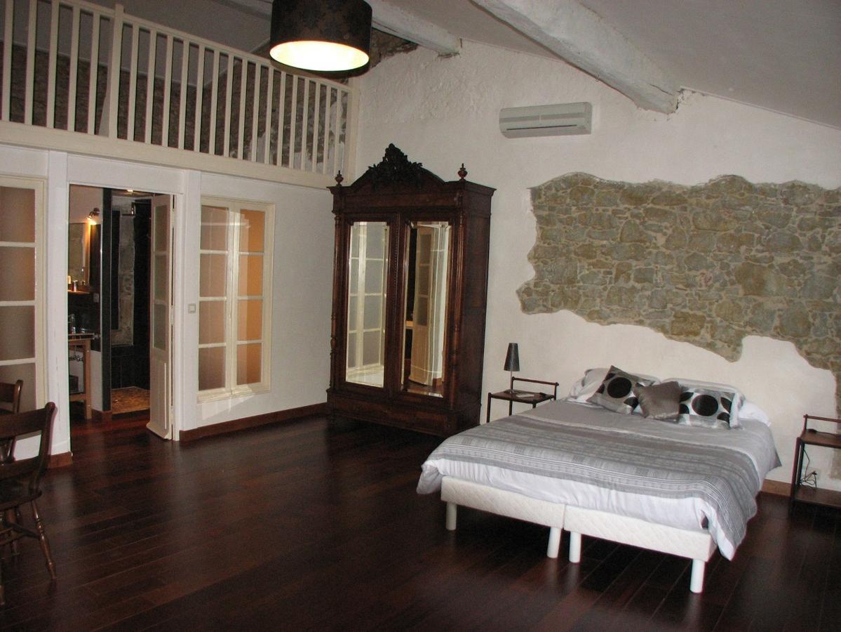 Chambres D'Hotes Domaine Saint-Joly Lasbordes Rom bilde